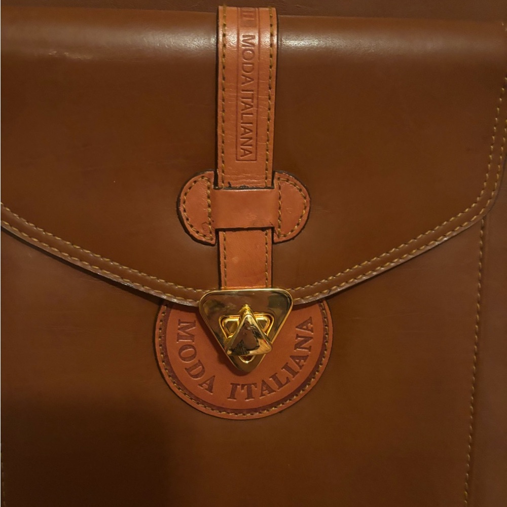 MODA ITALIANA CARMEL COLORED MESSENGER BAG - Picture 2 of 6